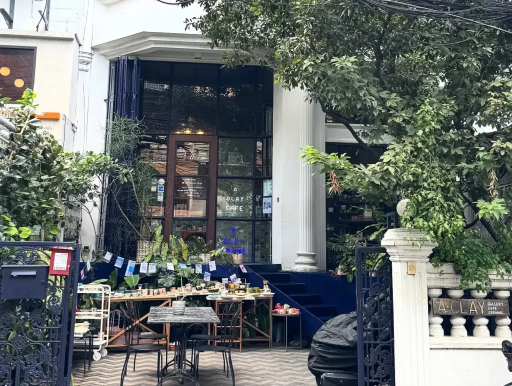 A Clay Café (Sathon 8)
